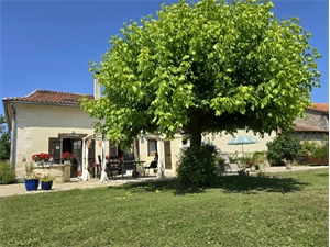 t6 et plus à la vente -   24410  LA JEMAYE PONTEYRAUD, surface 136 m2 vente t6 et plus - UBI461223722